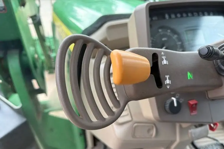 2008 John Deere 7130 photo 32