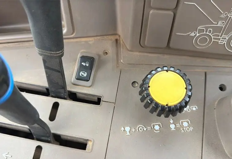 2008 John Deere 7130 photo 39
