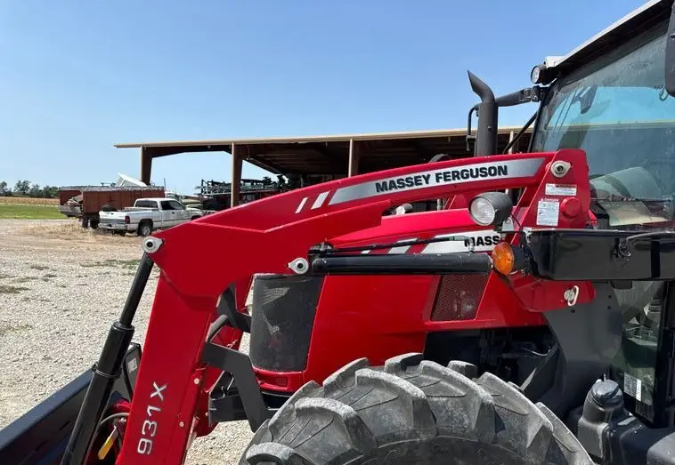2019 Massey Ferguson 4710 photo 9