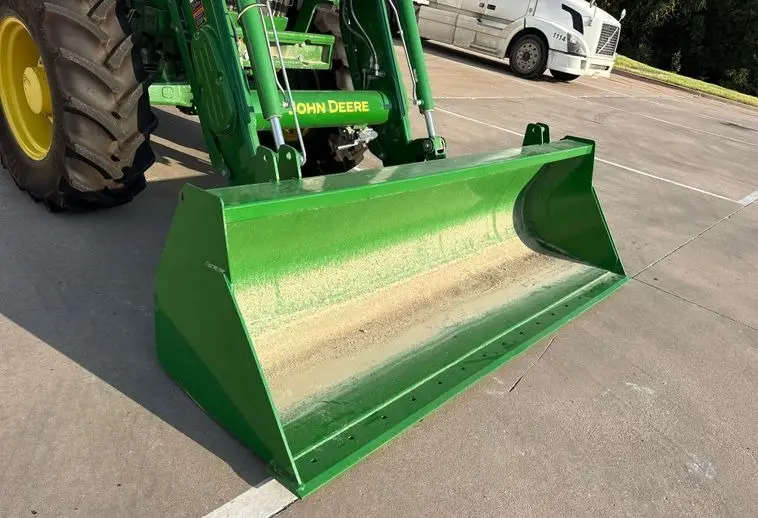 2023 John Deere 6135E photo 14