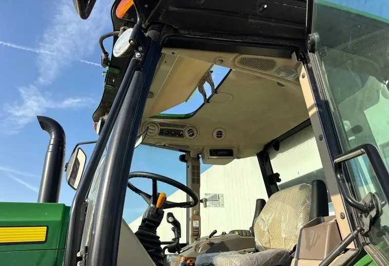 2023 John Deere 6135E photo 27