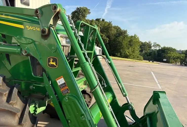 2023 John Deere 6135E photo 16