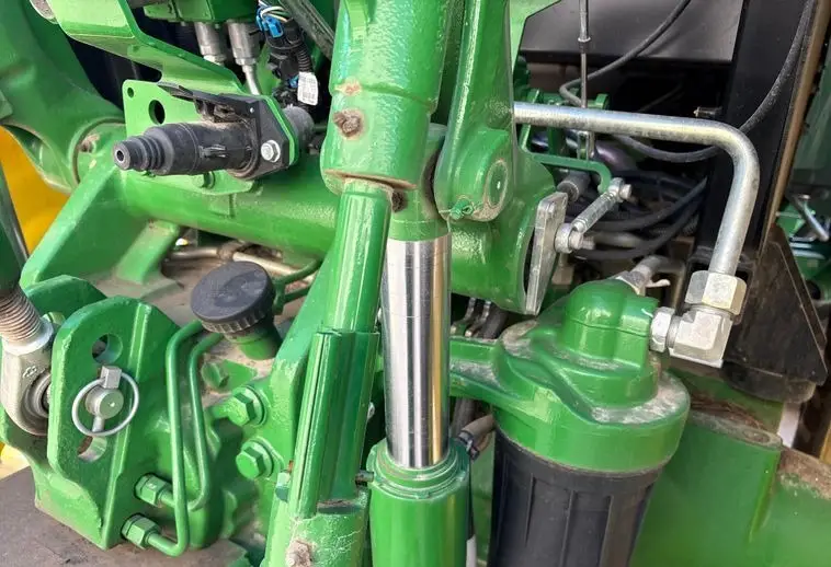 2023 John Deere 6135E photo 22