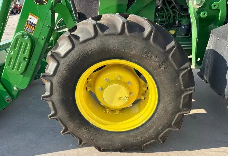 2023 John Deere 6135E photo 77