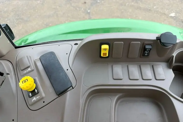 2025 John Deere 5090E photo 54