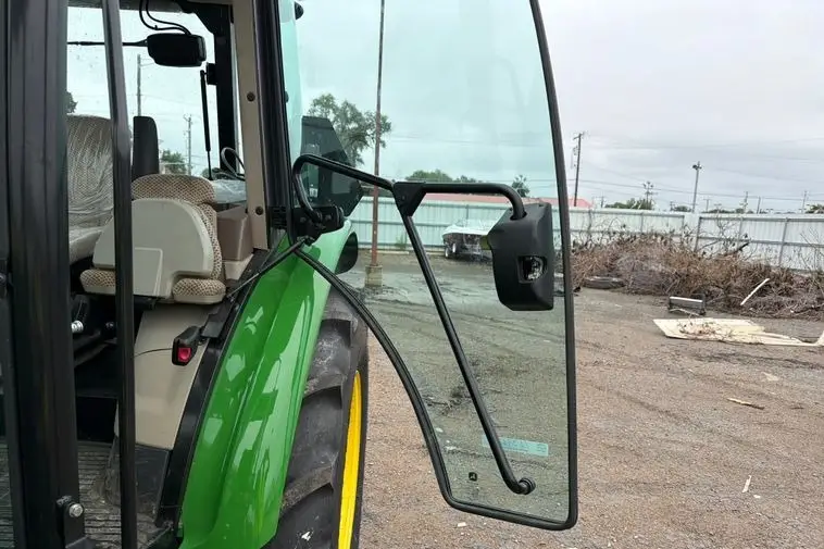 2025 John Deere 5090E photo 38