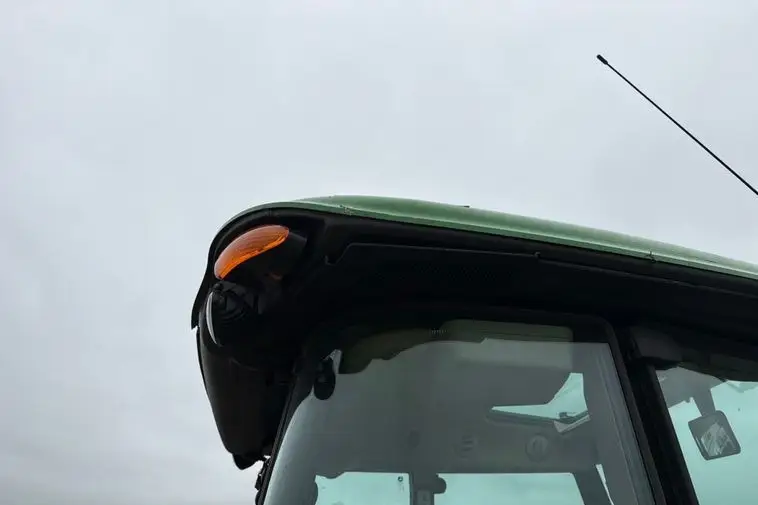 2025 John Deere 5090E photo 30