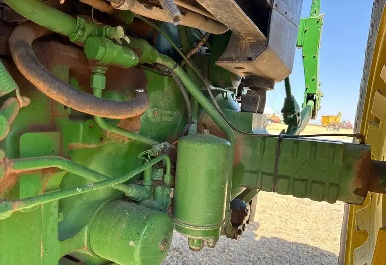 1993 John Deere 4560 photo 16