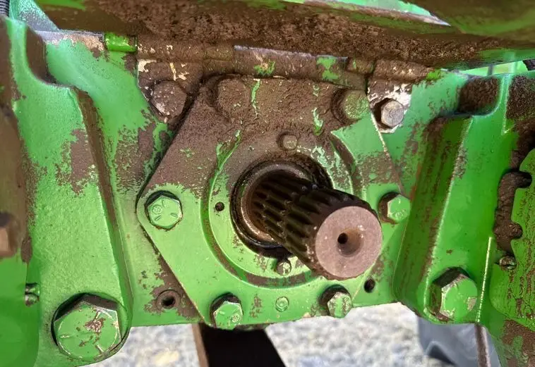 1993 John Deere 4560 photo 18