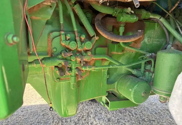 1993 John Deere 4560 photo 17