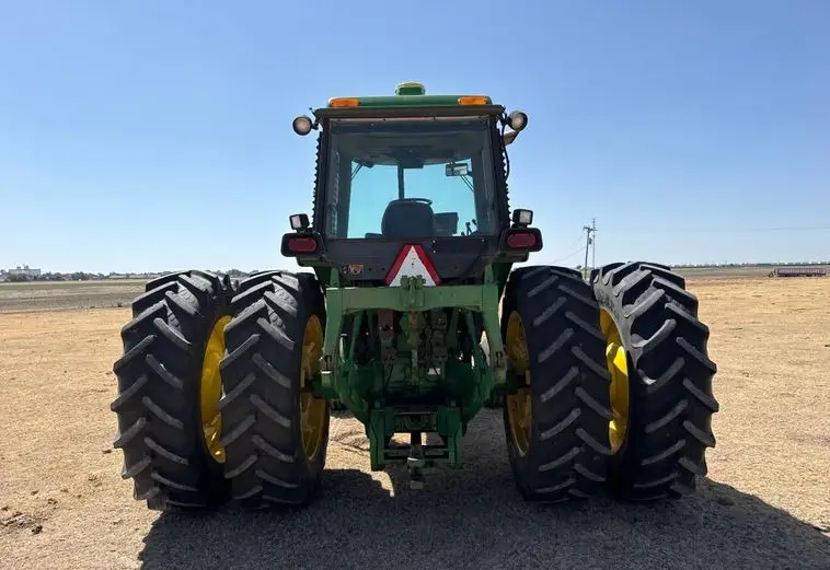 1993 John Deere 4560 photo 6