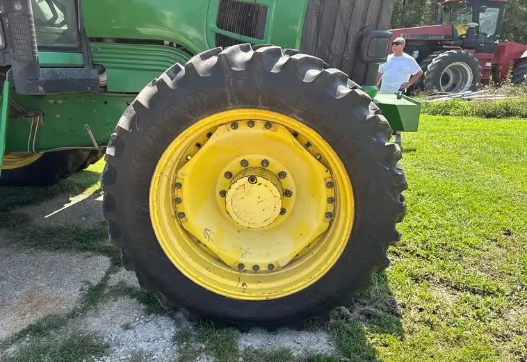 2011 John Deere 7330 photo 43