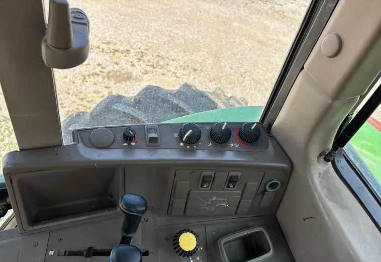 2011 John Deere 7330 photo 24