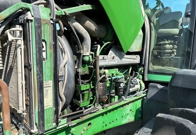 2011 John Deere 7330 photo 32