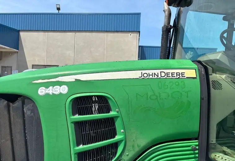 2010 John Deere 6430 photo 9