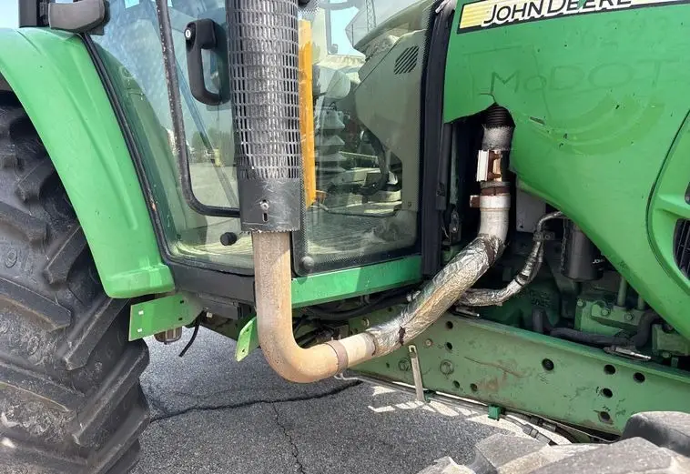 2010 John Deere 6430 photo 18