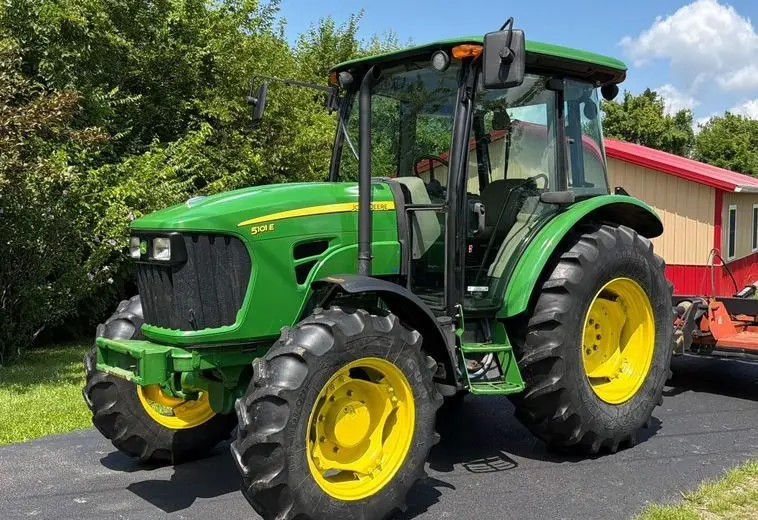 2013 John Deere 5101E photo 1