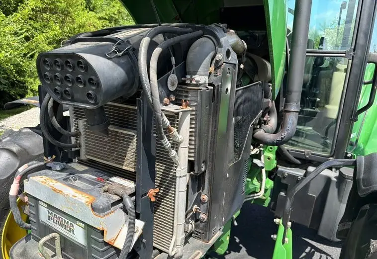 2013 John Deere 5101E photo 39