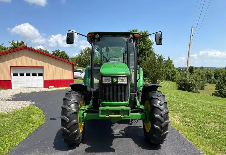 2013 John Deere 5101E photo 2