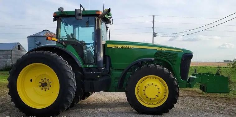 2002 John Deere 8320 photo 4