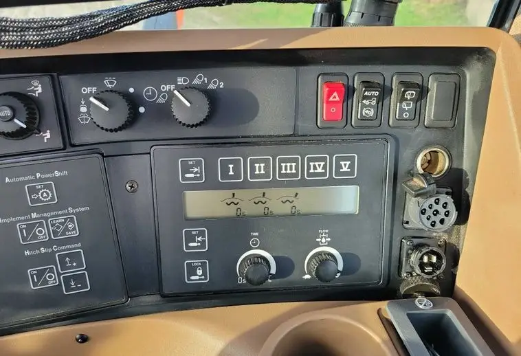 2002 John Deere 8320 photo 49