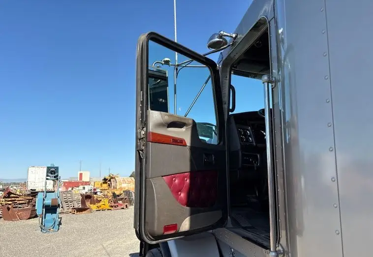 2008 Kenworth T800 photo 26