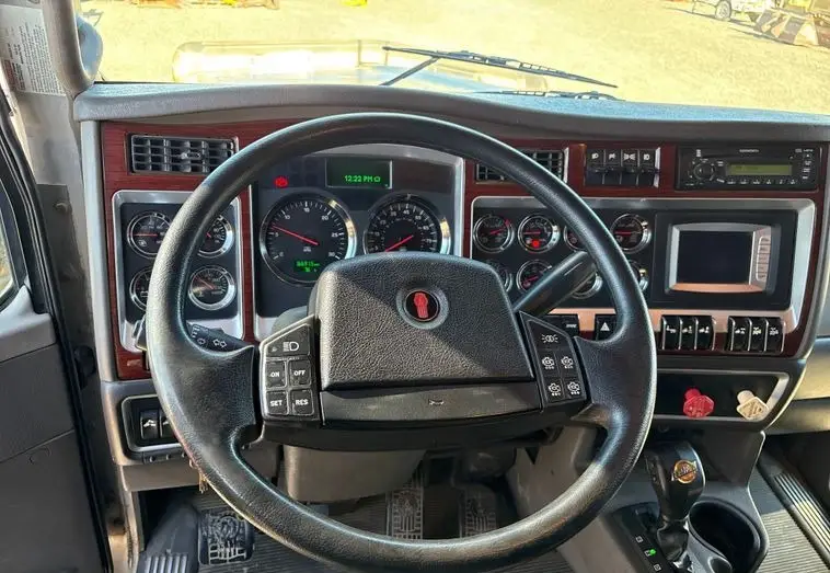 2008 Kenworth T800 photo 32