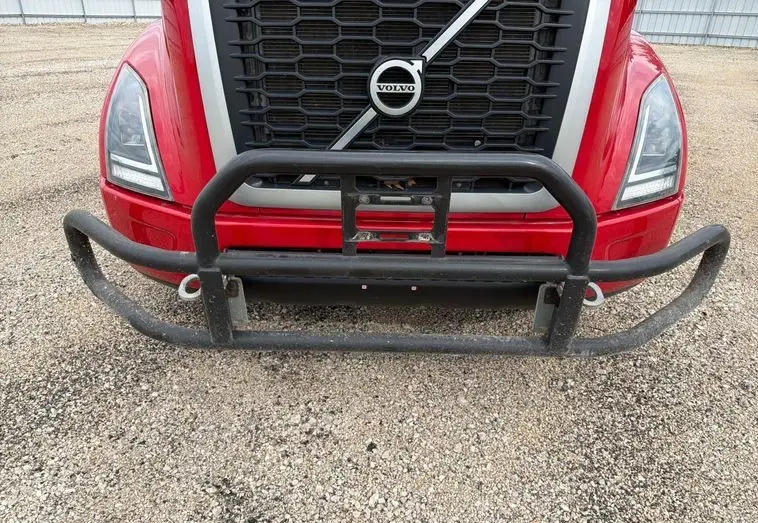 2020 Volvo VNR photo 9