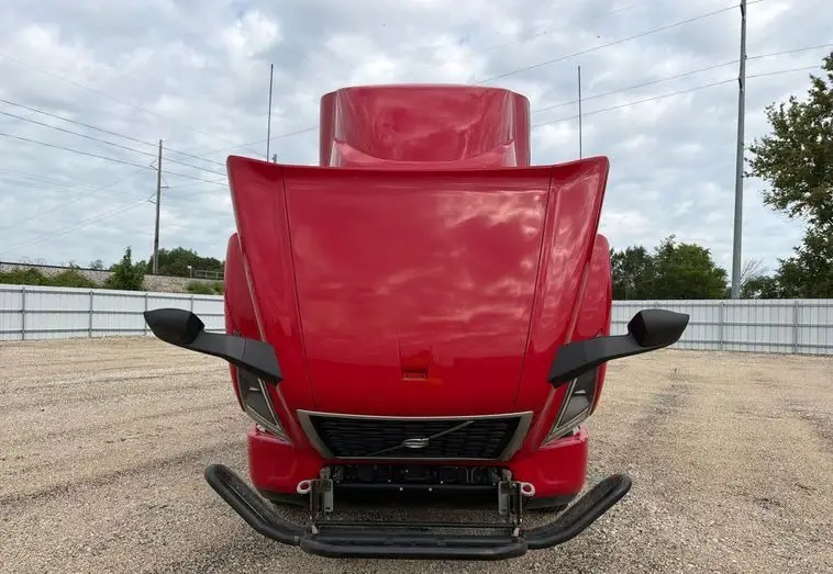 2020 Volvo VNR photo 55