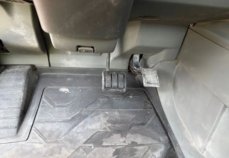 2020 Volvo VNR photo 33