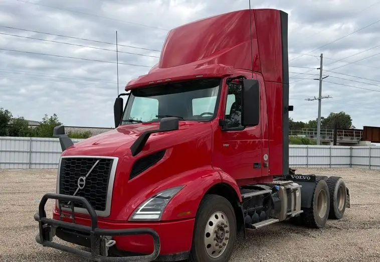 2020 Volvo VNR photo 1