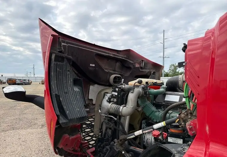 2020 Volvo VNR photo 64