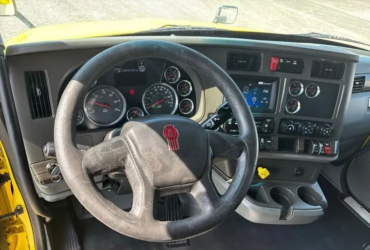 2019 Kenworth T680 photo 36