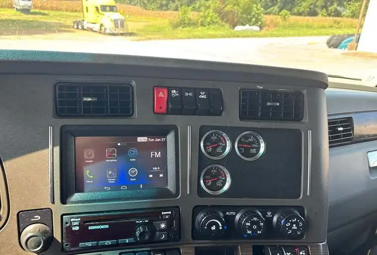 2019 Kenworth T680 photo 42