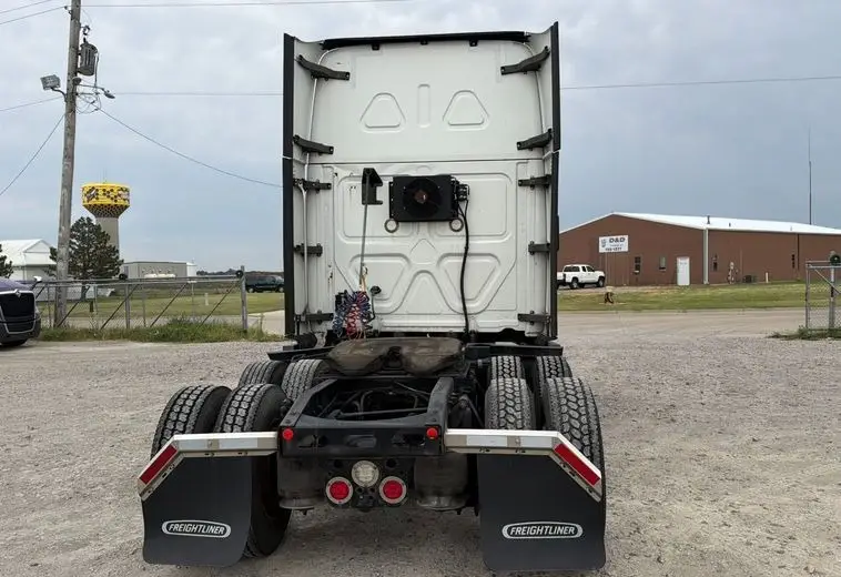 2019 Freightliner Cascadia photo 6