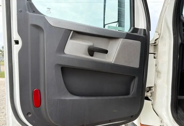 2019 Freightliner Cascadia photo 24