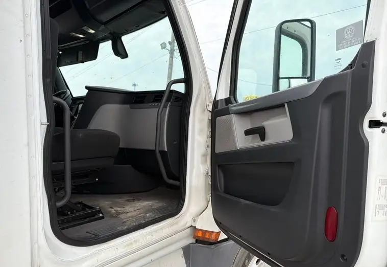 2019 Freightliner Cascadia photo 46