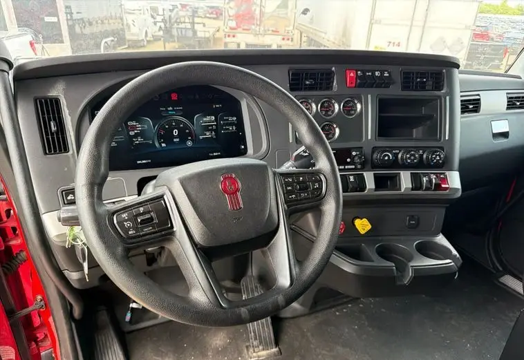 2023 Kenworth T680 photo 30