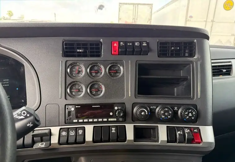 2023 Kenworth T680 photo 39
