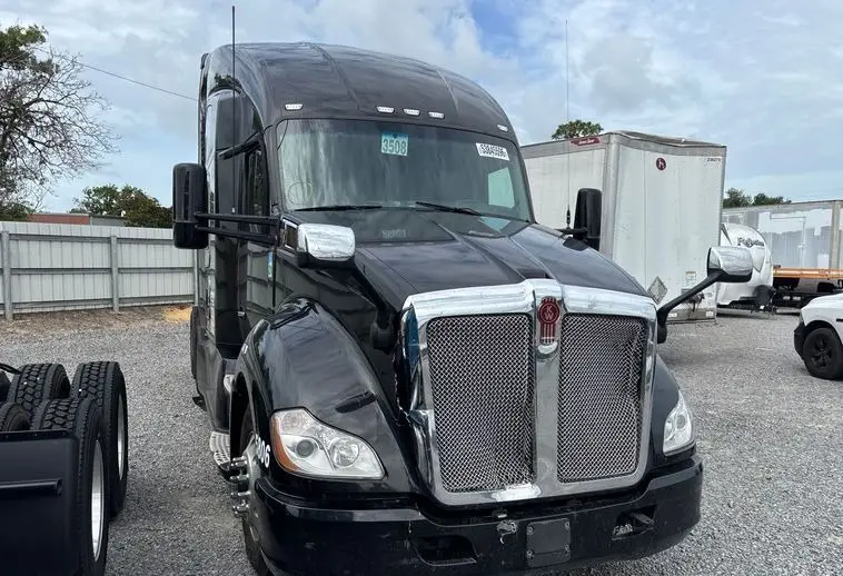 2021 Kenworth T680 photo 3