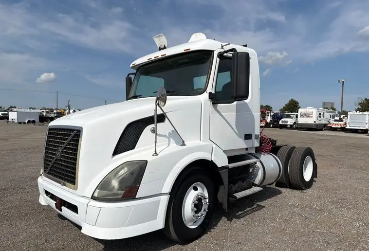 2008 Volvo VNL photo 1