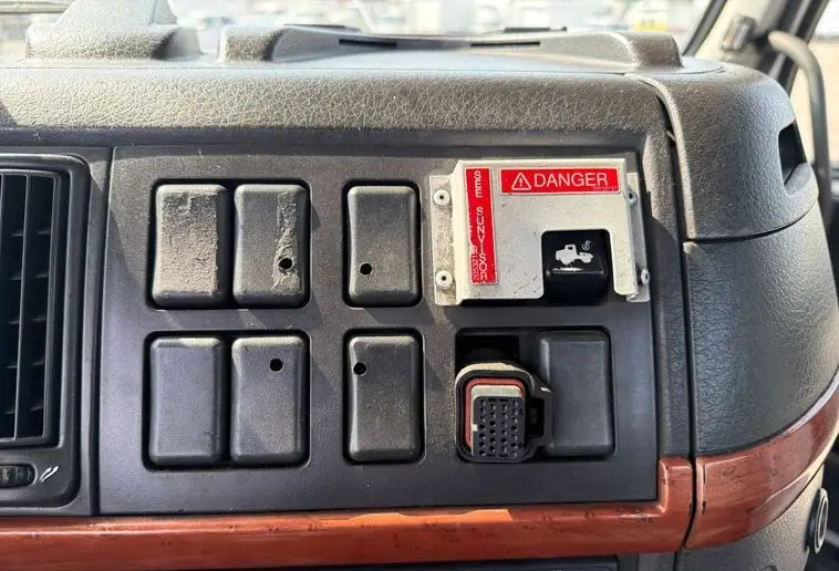 2008 Volvo VNL photo 37