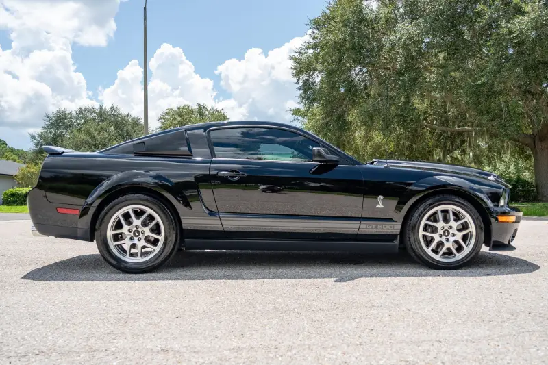 2008 Ford Mustang Shelby GT500 Coupe photo 4