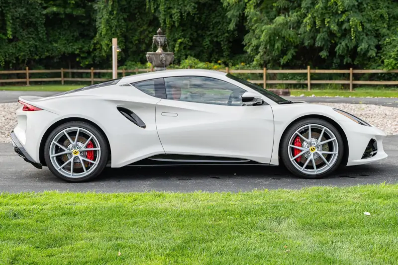 2024 Lotus Emira V6 First Edition photo 8