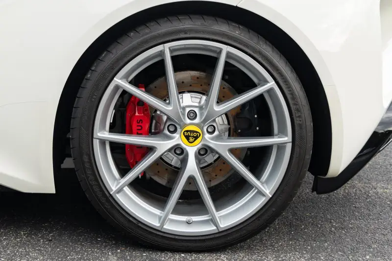 2024 Lotus Emira V6 First Edition photo 14