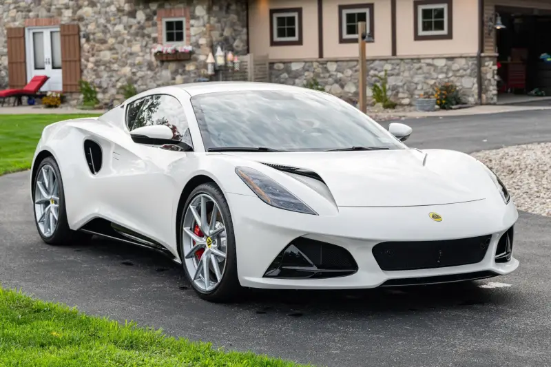 2024 Lotus Emira V6 First Edition photo 9