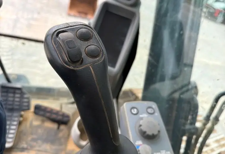 2017 John Deere 210G photo 51