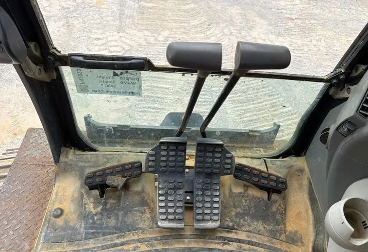 2017 John Deere 210G photo 42