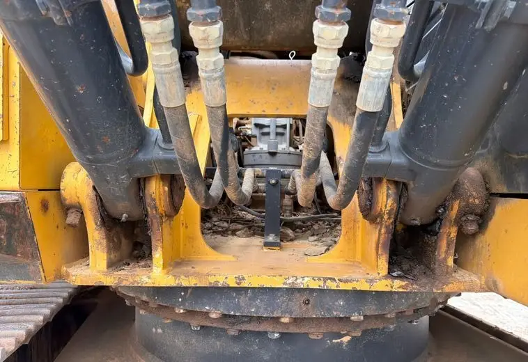 2017 John Deere 210G photo 27