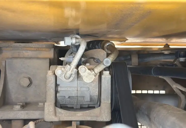 2017 John Deere 210G photo 56